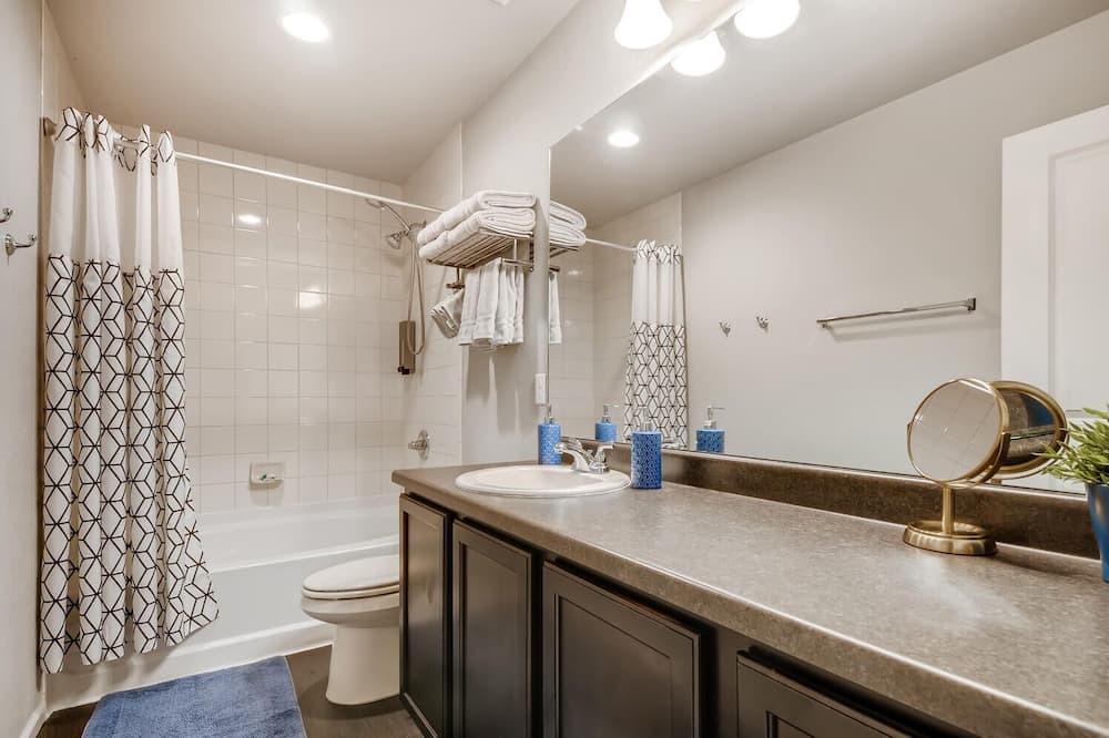 Photo of Bathroom in Green Valley Ranch