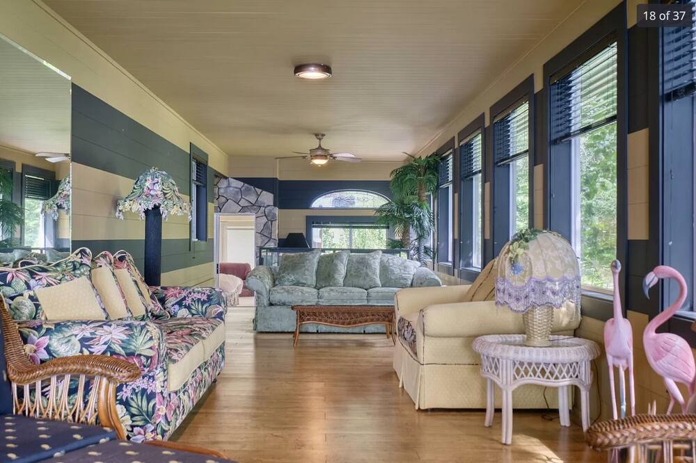 Photo of Livingroom in Beach Haven