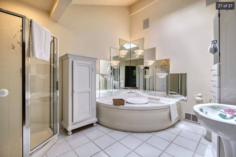 Photo of Bathroom in Beach Haven
