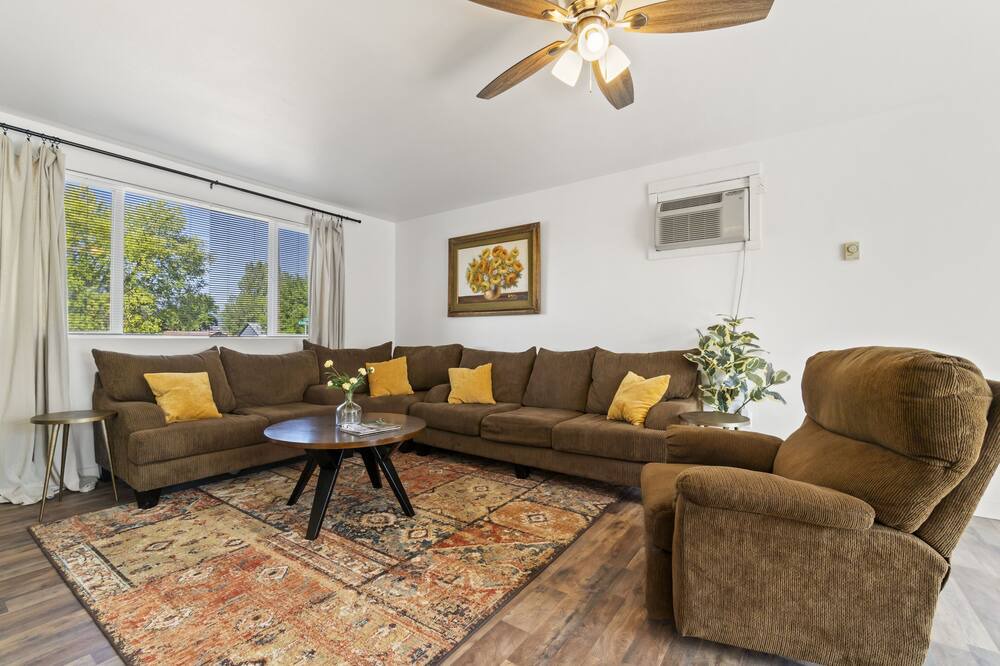 Photo of Livingroom in Council
