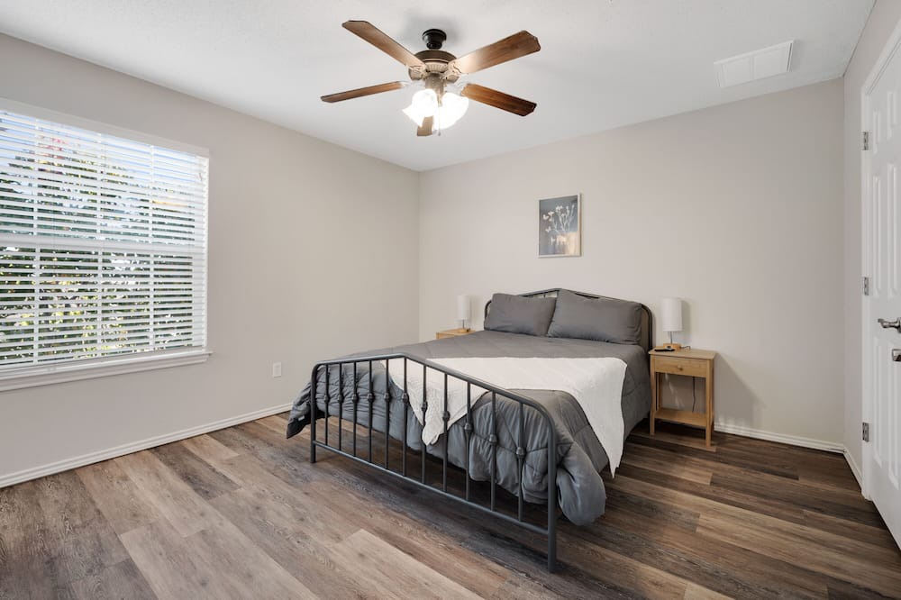 Photo of Bedroom in North Overton