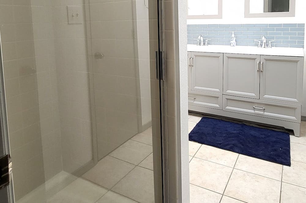Photo of Bathroom in Northeast Heights