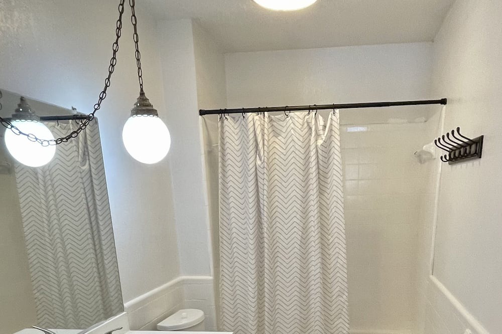 Photo of Bathroom in Fieldton