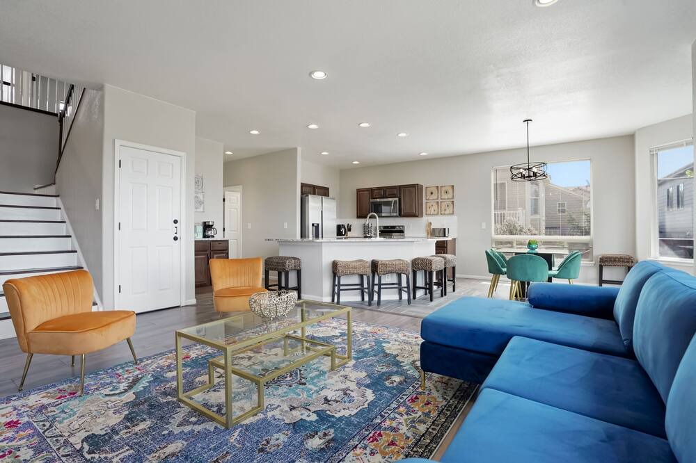 Photo of Livingroom in Castle Rock