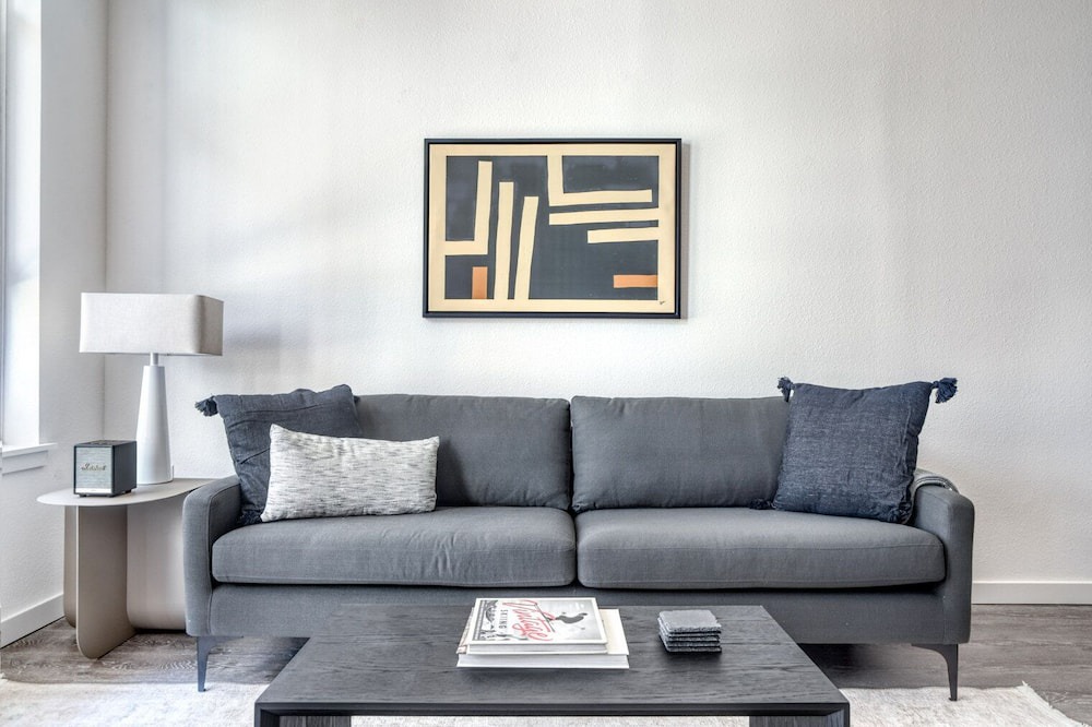 Photo of Livingroom in Five Points