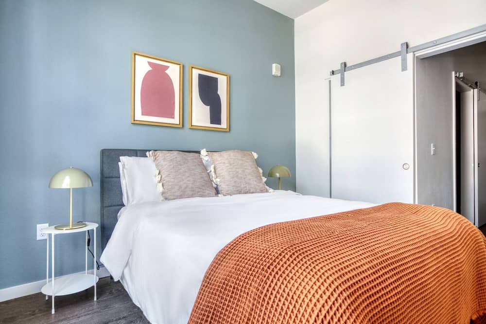 Photo of Bedroom in Five Points