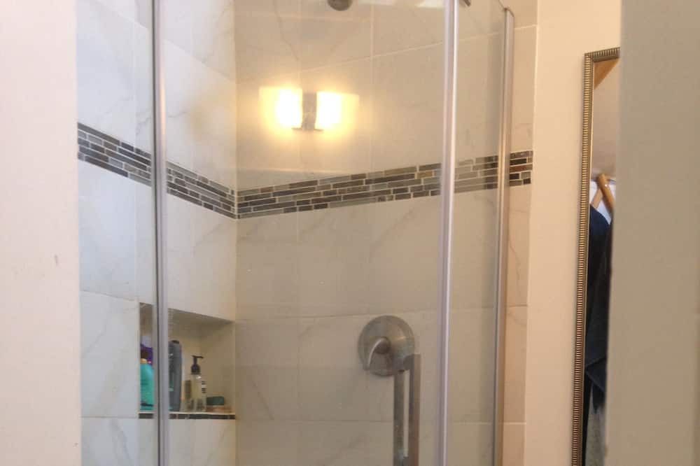 Photo of Bathroom in Edgewood