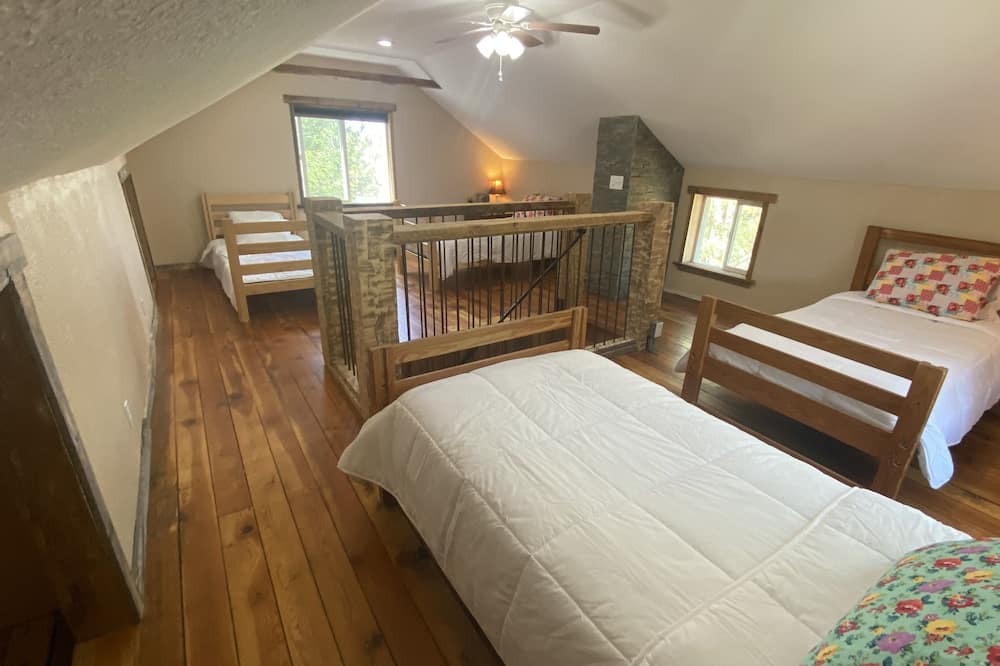Photo of Bedroom in Larkspur