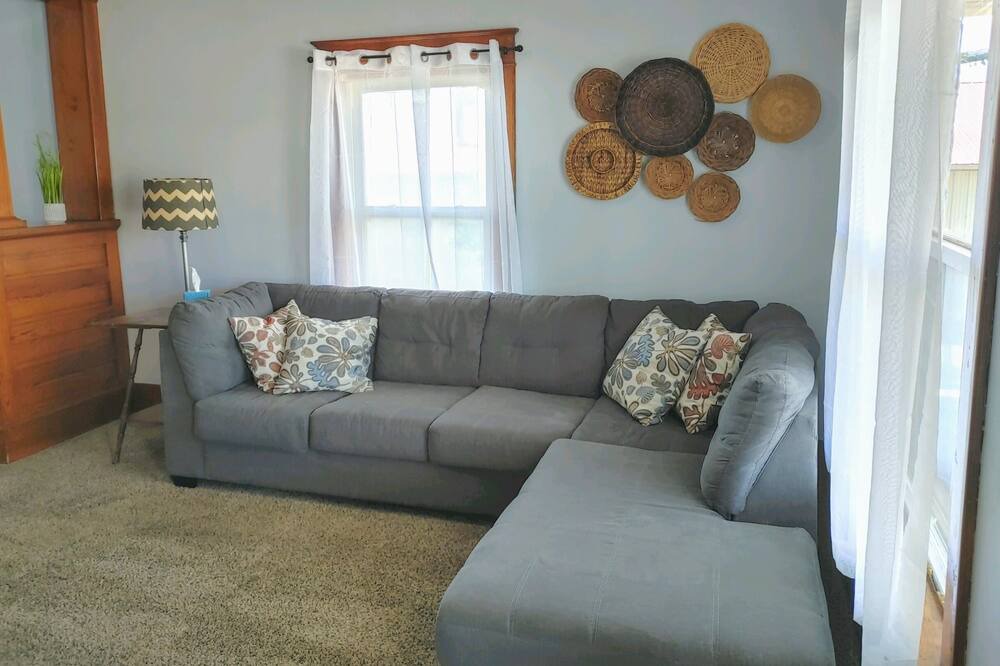 Photo of Livingroom in Hamilton
