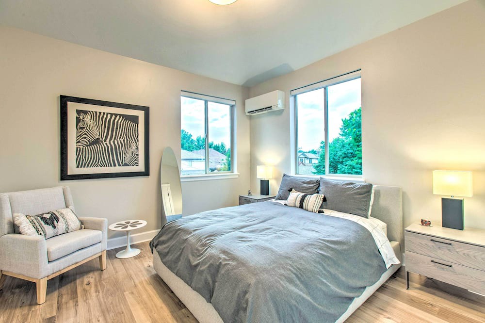 Photo of Bedroom in Washington Park West