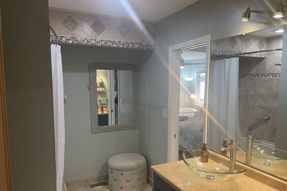 Photo of Bathroom in The Pinery