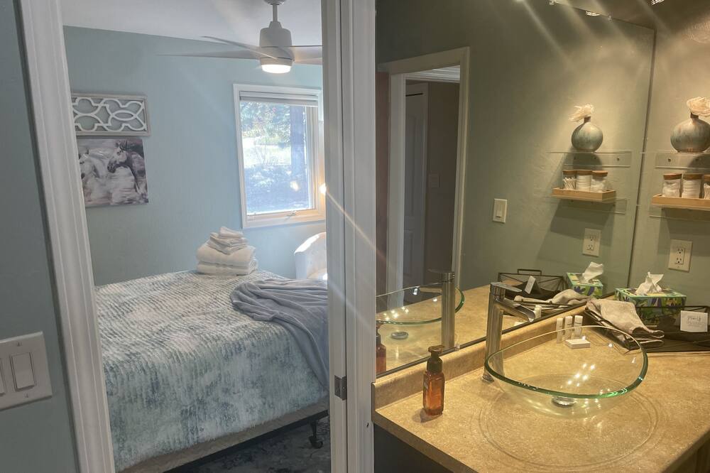 Photo of Bathroom in The Pinery