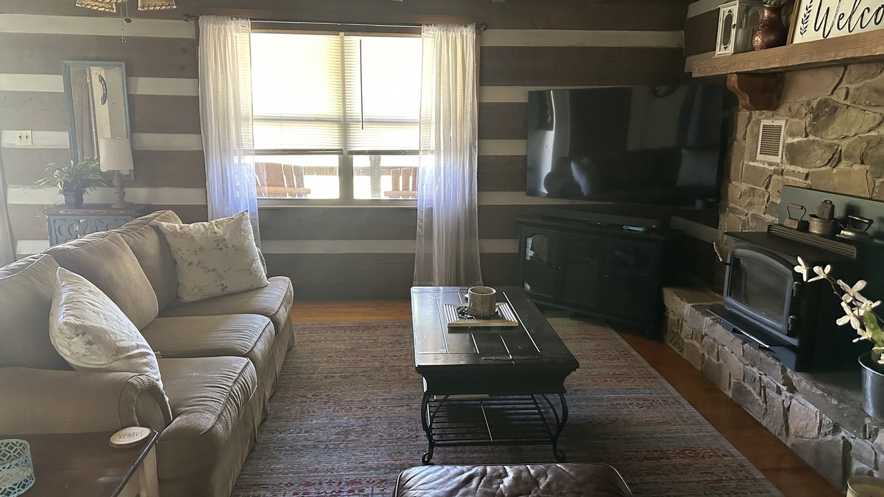 Photo of Livingroom in Katie