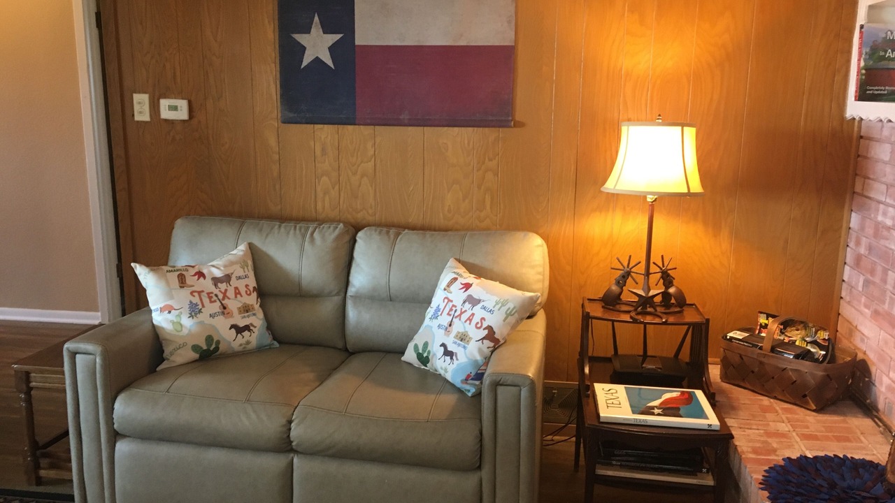Photo of Livingroom in Sanger