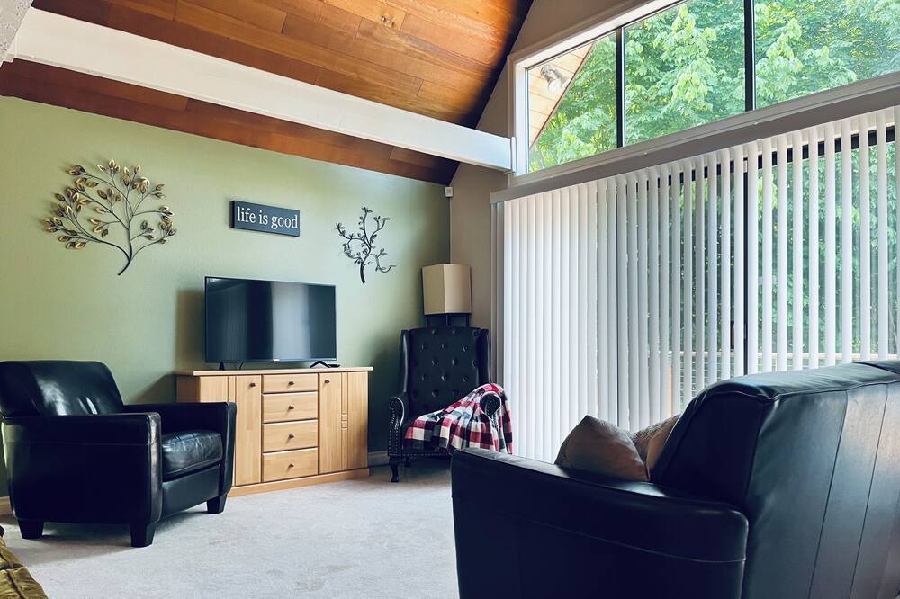 Photo of Bedroom in East Port Orchard