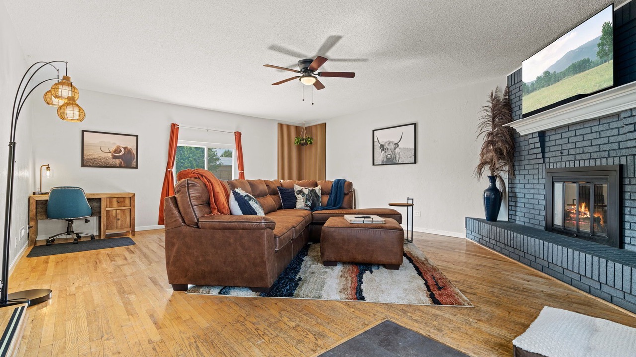 Photo of Livingroom in Walnut Grove