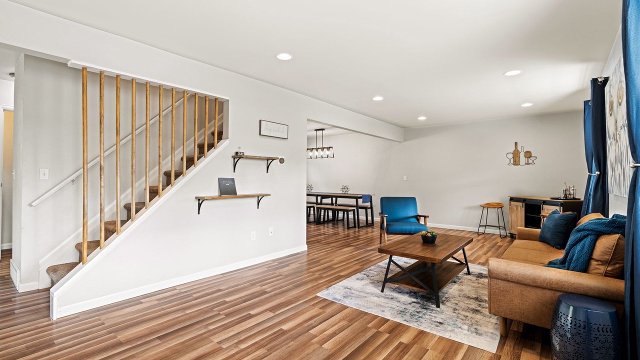 Photo of Livingroom in Walnut Grove