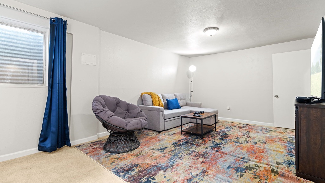 Photo of Livingroom in Walnut Grove