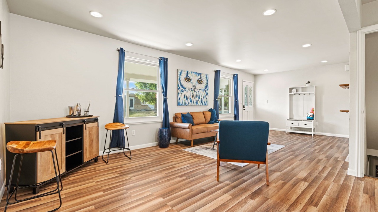 Photo of Livingroom in Walnut Grove
