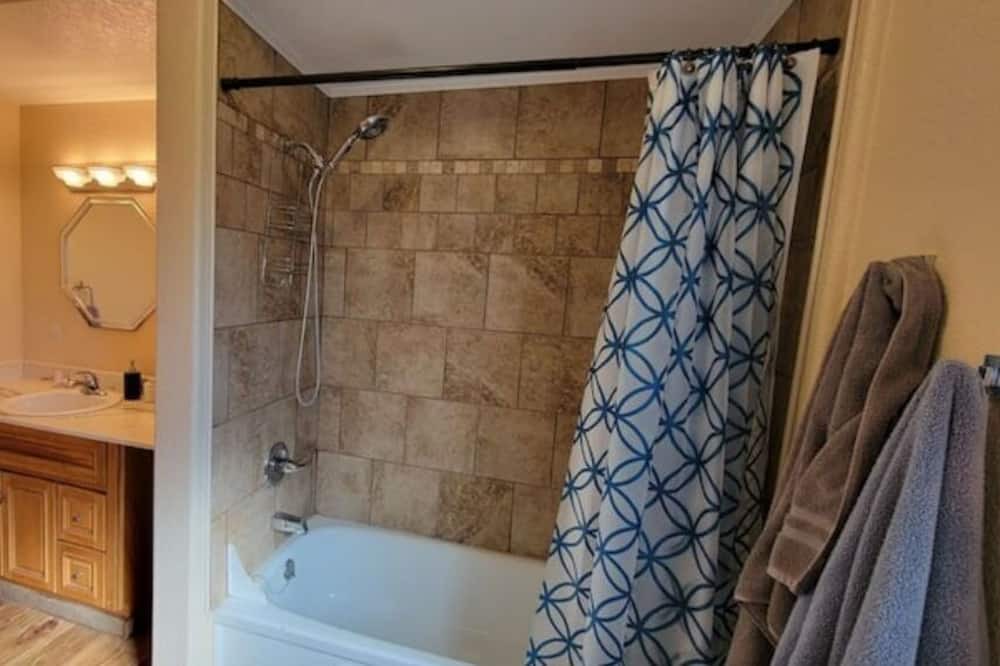 Photo of Bathroom in Crowley County