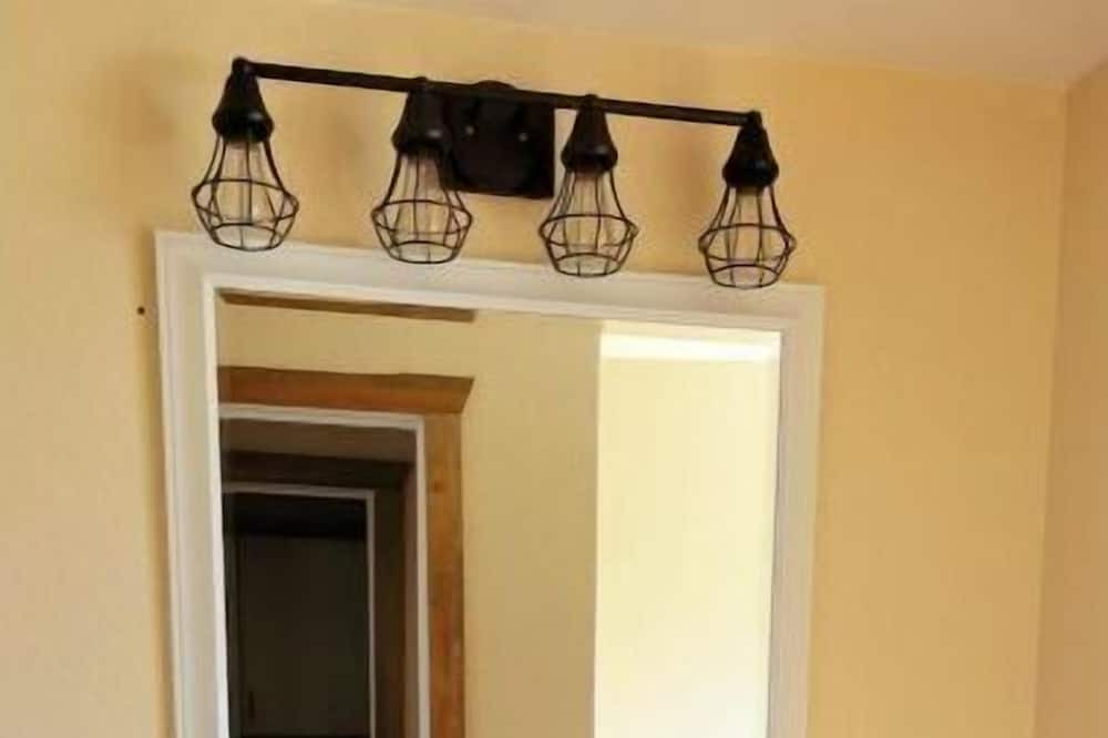 Photo of Bathroom in Crowley County