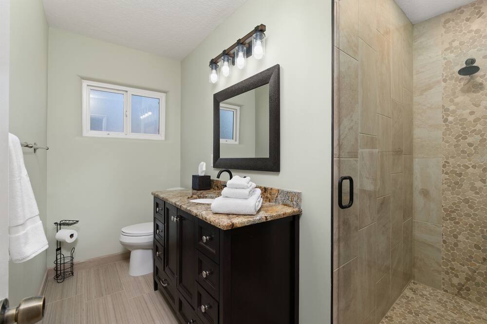 Photo of Bathroom in Uptown
