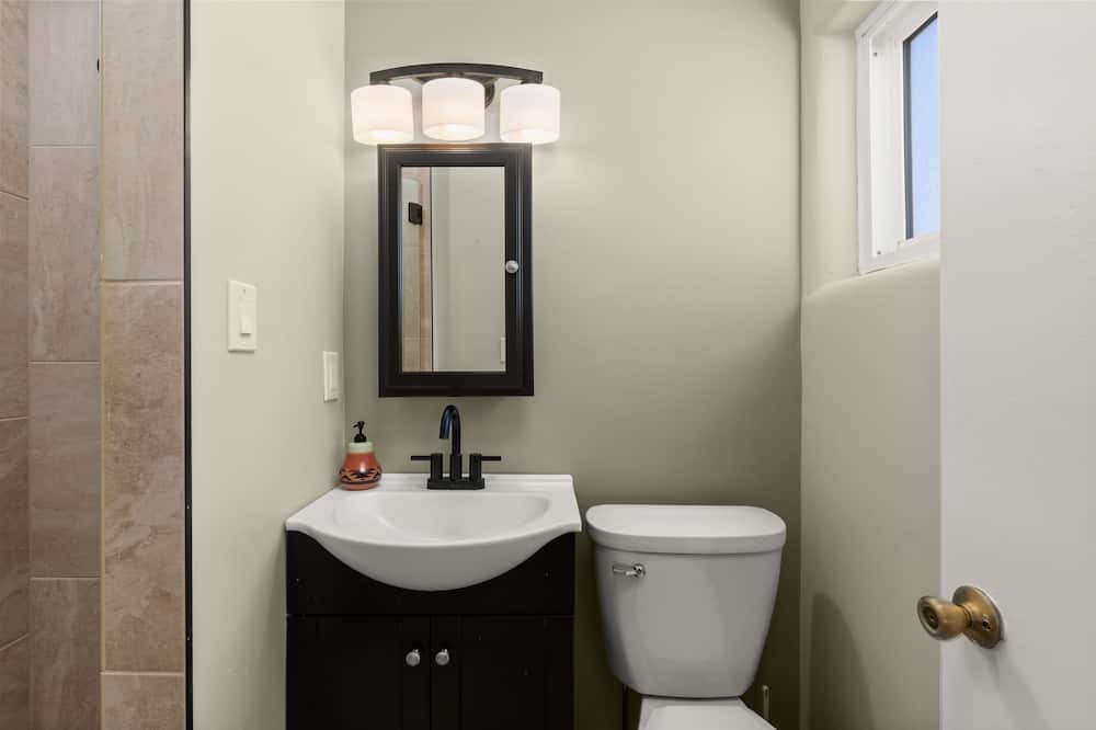 Photo of Bathroom in Uptown
