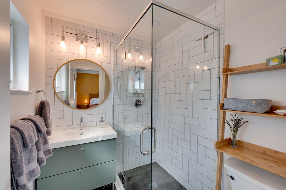 Photo of Bathroom in Alta Vista Area