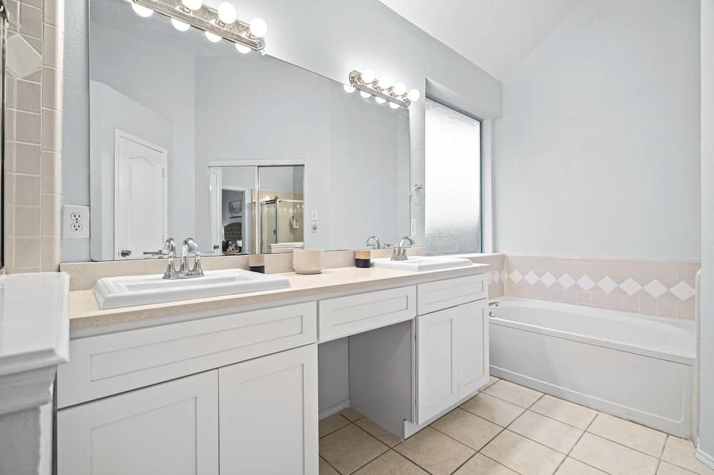 Photo of Bathroom in Frisco