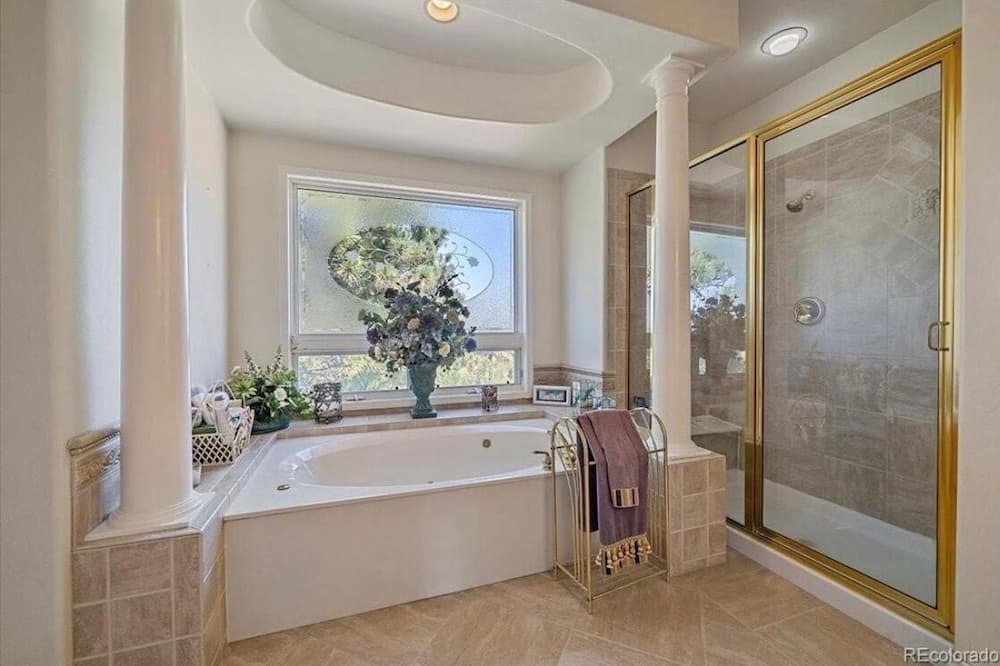 Photo of Bathroom in Larkspur