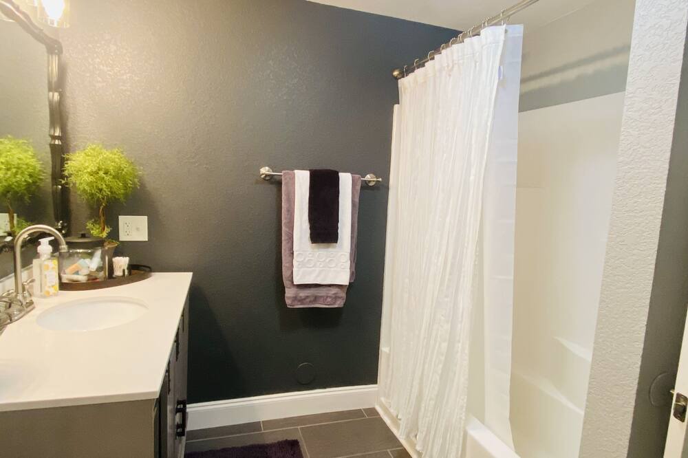 Photo of Bathroom in Martinez Park