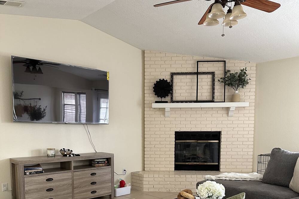 Photo of Livingroom in Taylor Ranch