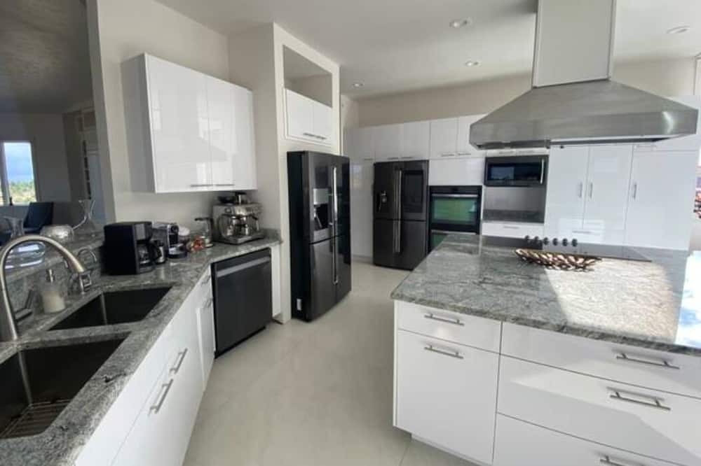 Photo of Kitchen in Indian Hills