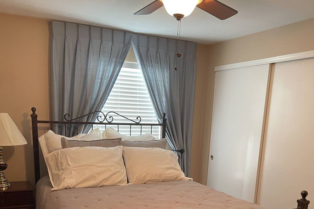 Photo of Bedroom in Ontario