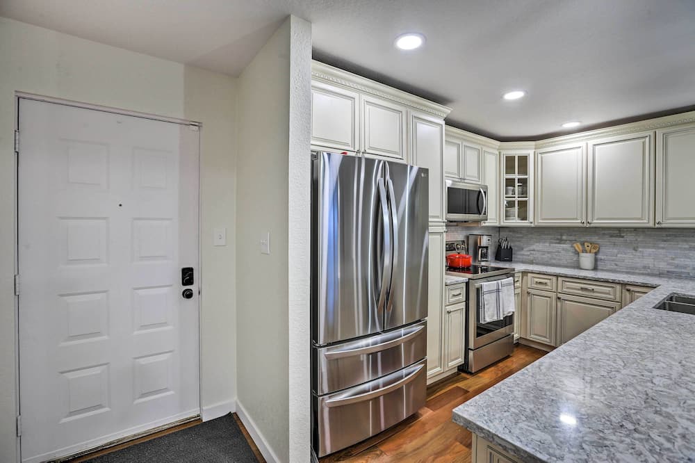 Photo of Kitchen in Village At Genesse