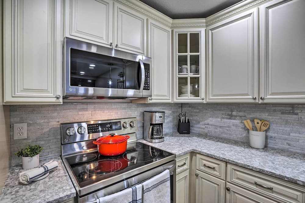 Photo of Kitchen in Village At Genesse