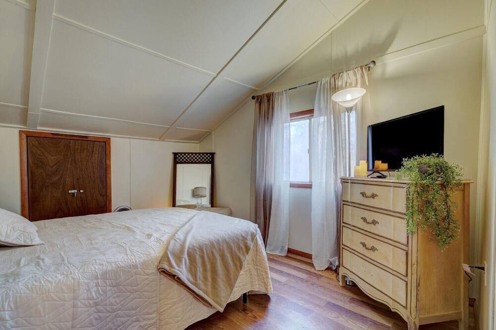 Photo of Bedroom in Cleveland County