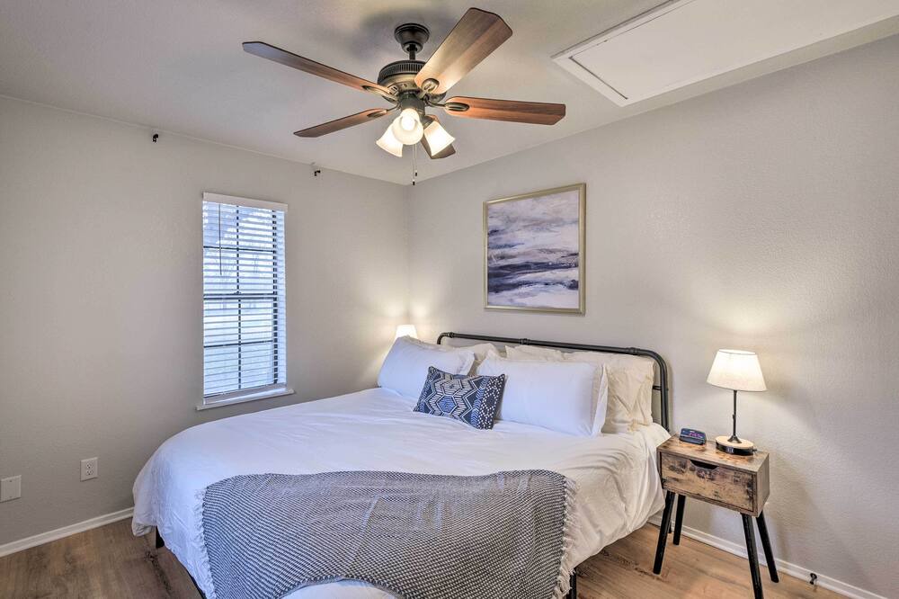 Photo of Bedroom in Lake Brownwood