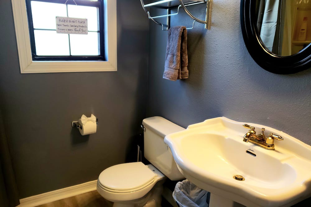 Photo of Bathroom in Portales