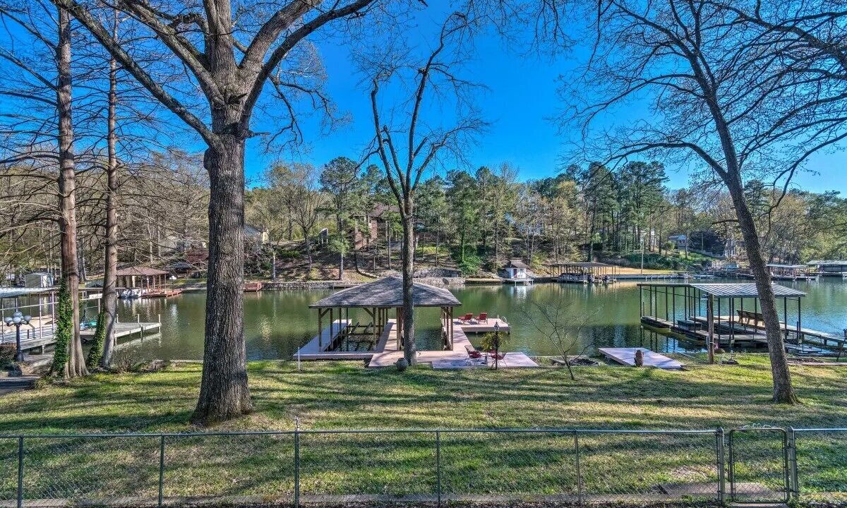 Photo of Others in Piney