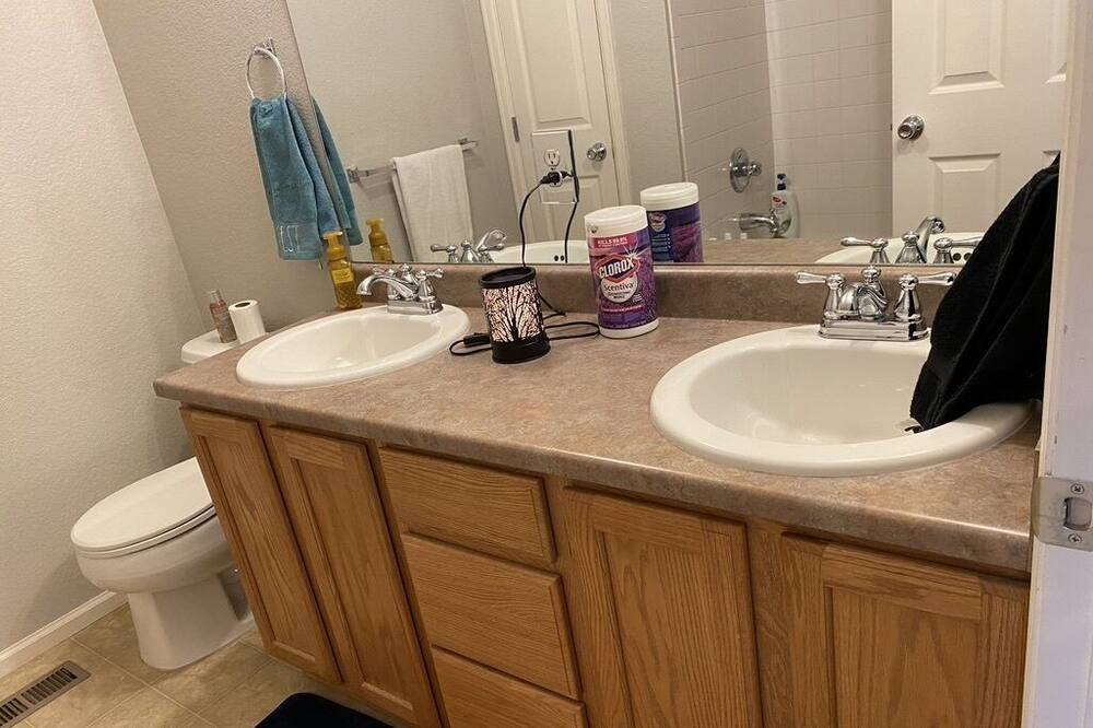Photo of Bathroom in Foothill Green