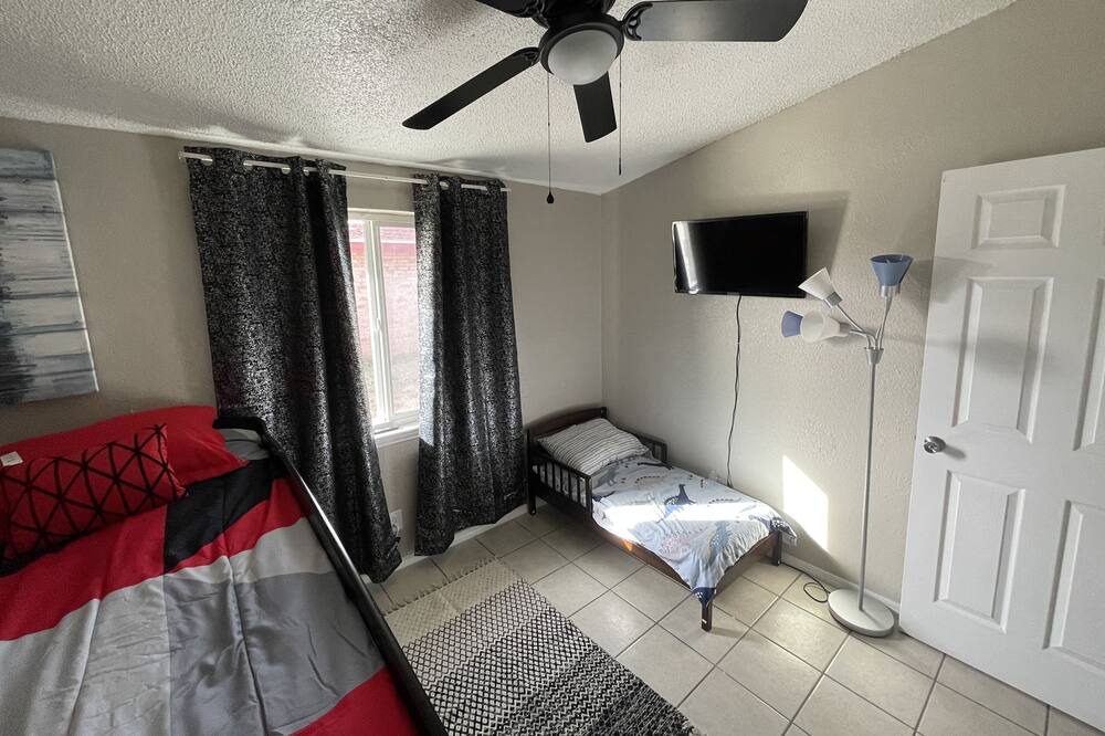 Photo of Bedroom in Northeast El Paso
