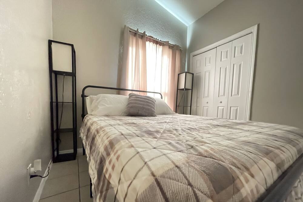 Photo of Bedroom in Northeast El Paso