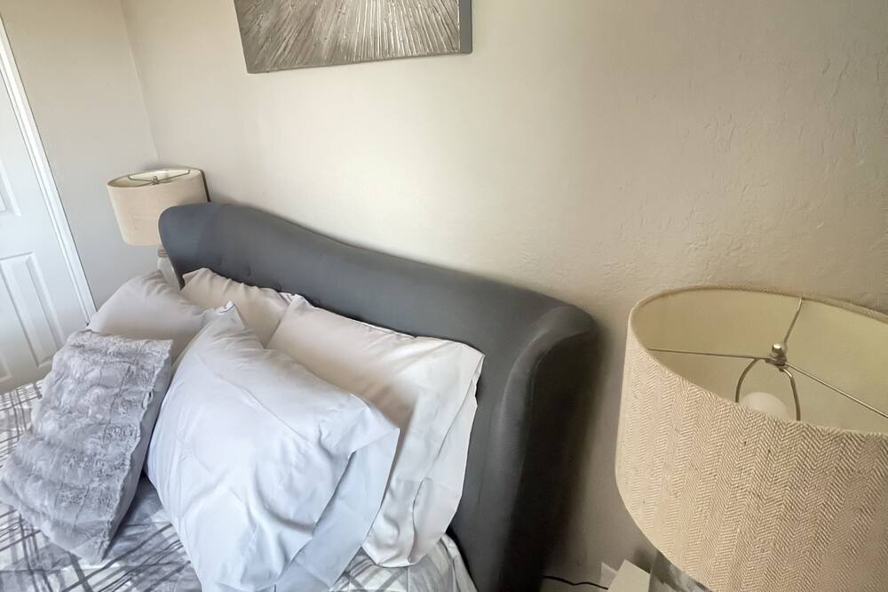 Photo of Bedroom in Northeast El Paso