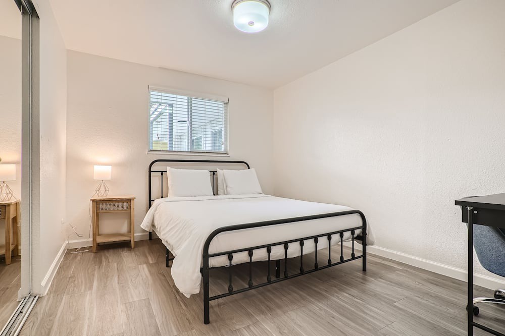 Photo of Bedroom in Lakewood