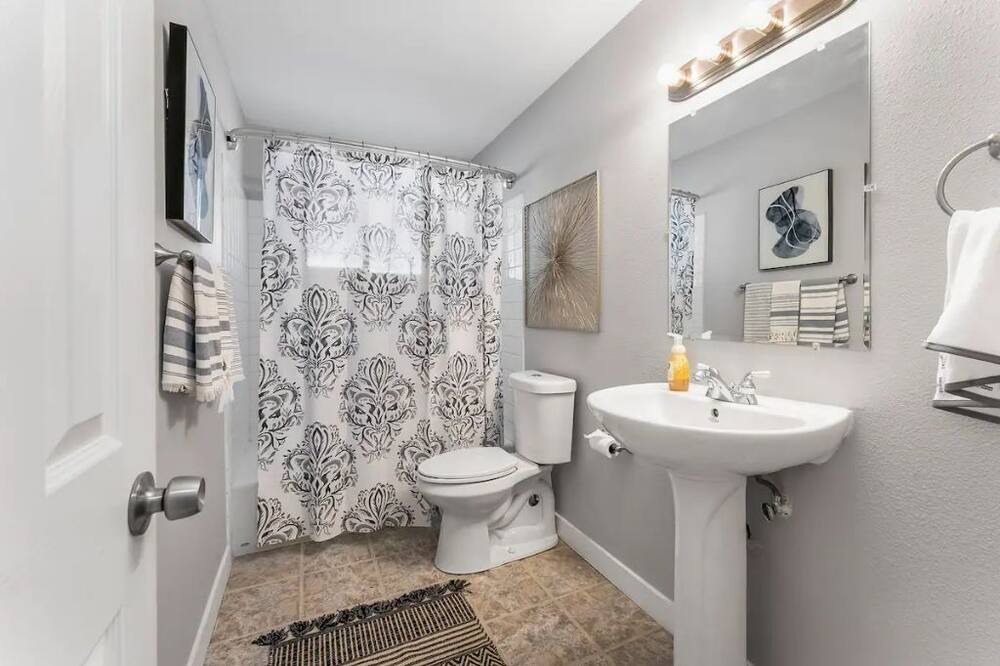 Photo of Bathroom in South Westminster