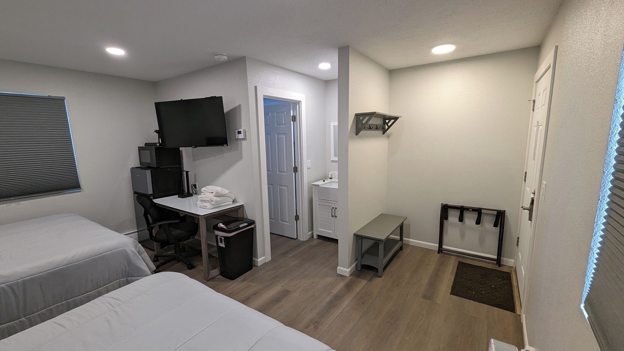 Photo of Bedroom in Saratoga