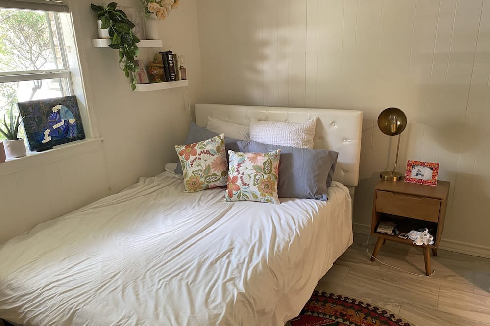 Photo of Bedroom in Gordon