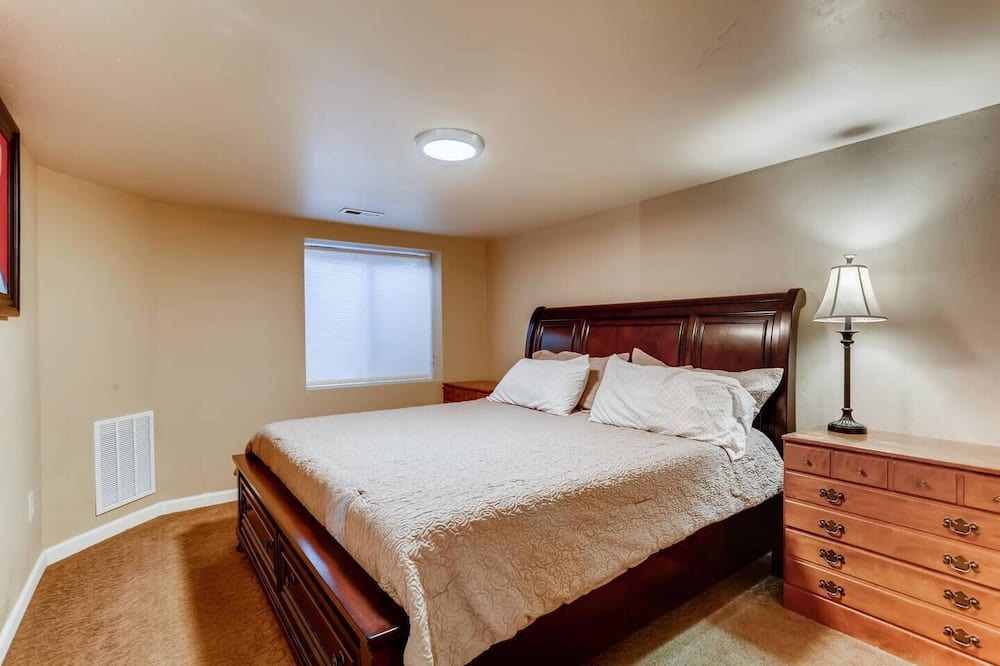 Photo of Bedroom in Castle Rock