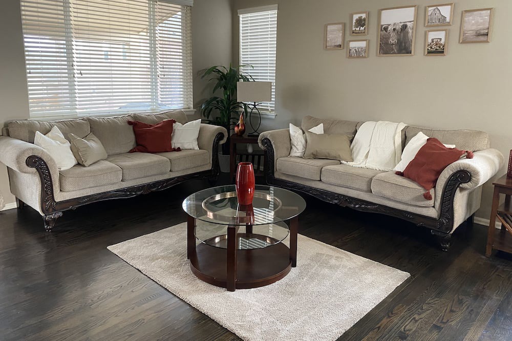 Photo of Livingroom in Todd Creek